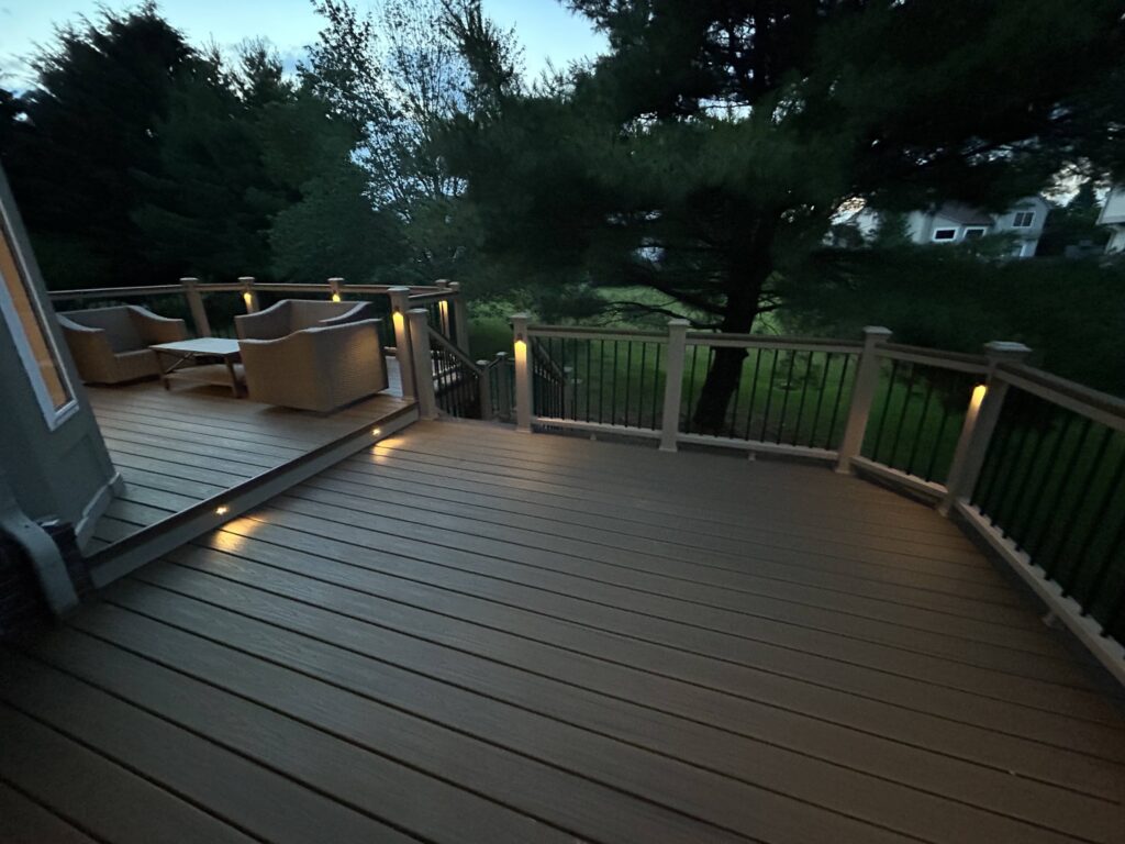 Custom Deck Builders South Lyon