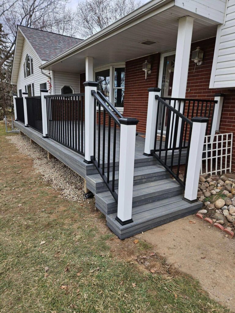 Custom Deck Builders South Lyon
