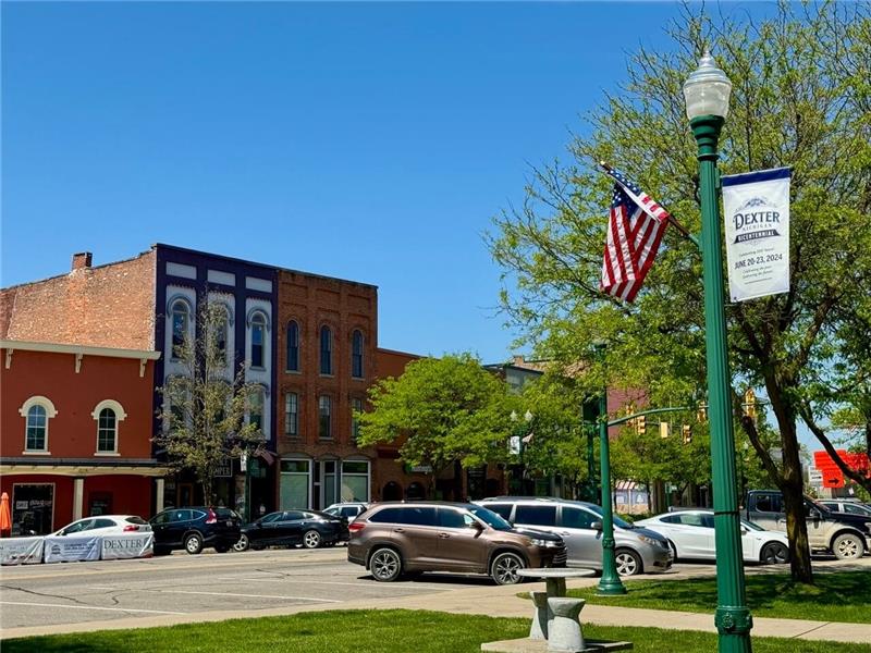 Dexter-city-hall